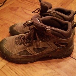 Mens hiking boot